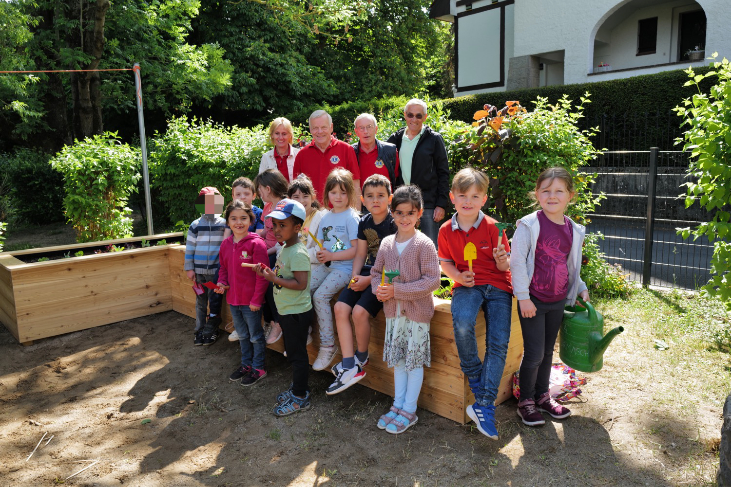 Ein Hochbeet für den Kindergarten An der Vormasch - LC ALFELD - Lions